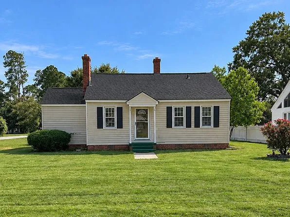 810 E Jefferson St, Dillon, SC 29536