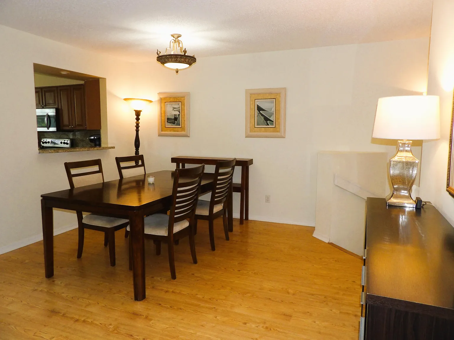 2 bed, 2.0 bath, 1624 sqft, $8,500 — Photo 3