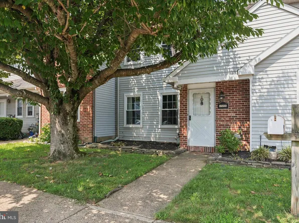 1554 Russett Dr, Warminster, PA 18974