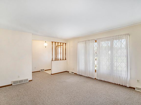 5th image of 3879 Blackhawk Dr SW