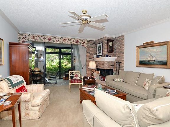 3rd image of 1076 Kensington Park Ct #108