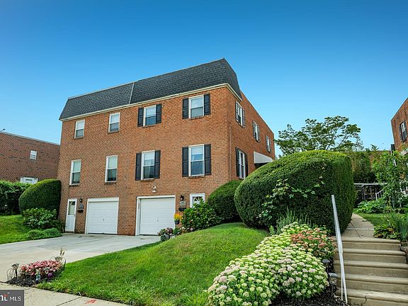 3rd image of 11151 Hendrix St