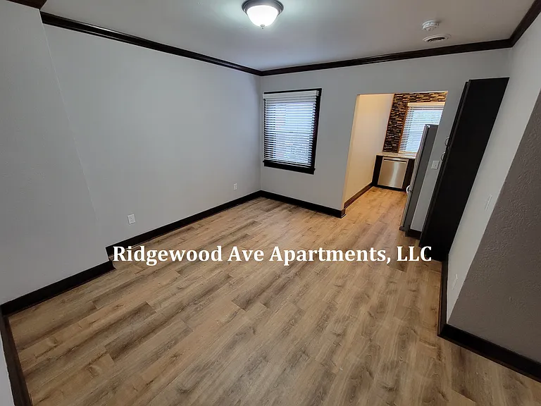 400 Ridgewood Ave #1 — Photo 14