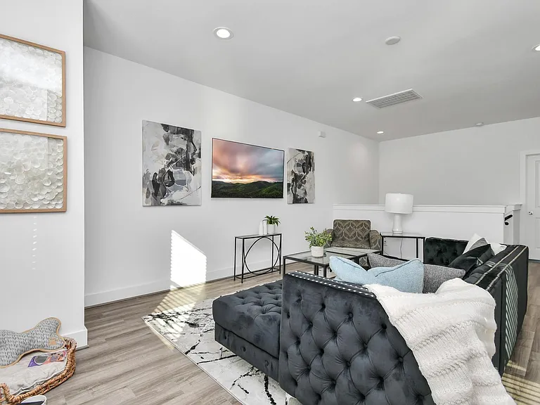 9029 Laverne Oak Ln — Photo 21