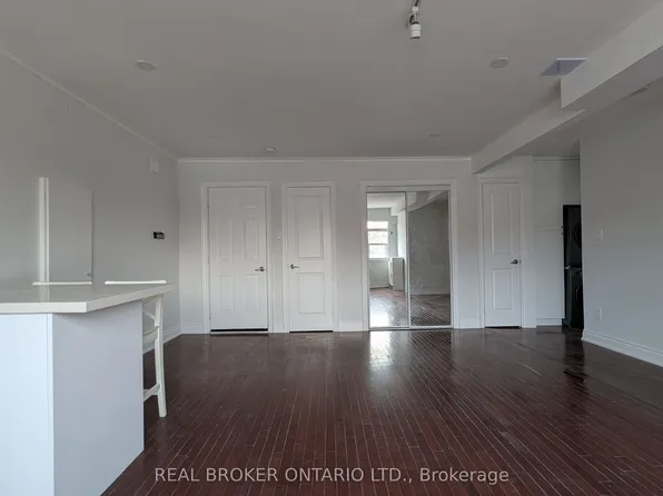 2209 Gerrard St E, Toronto, ON