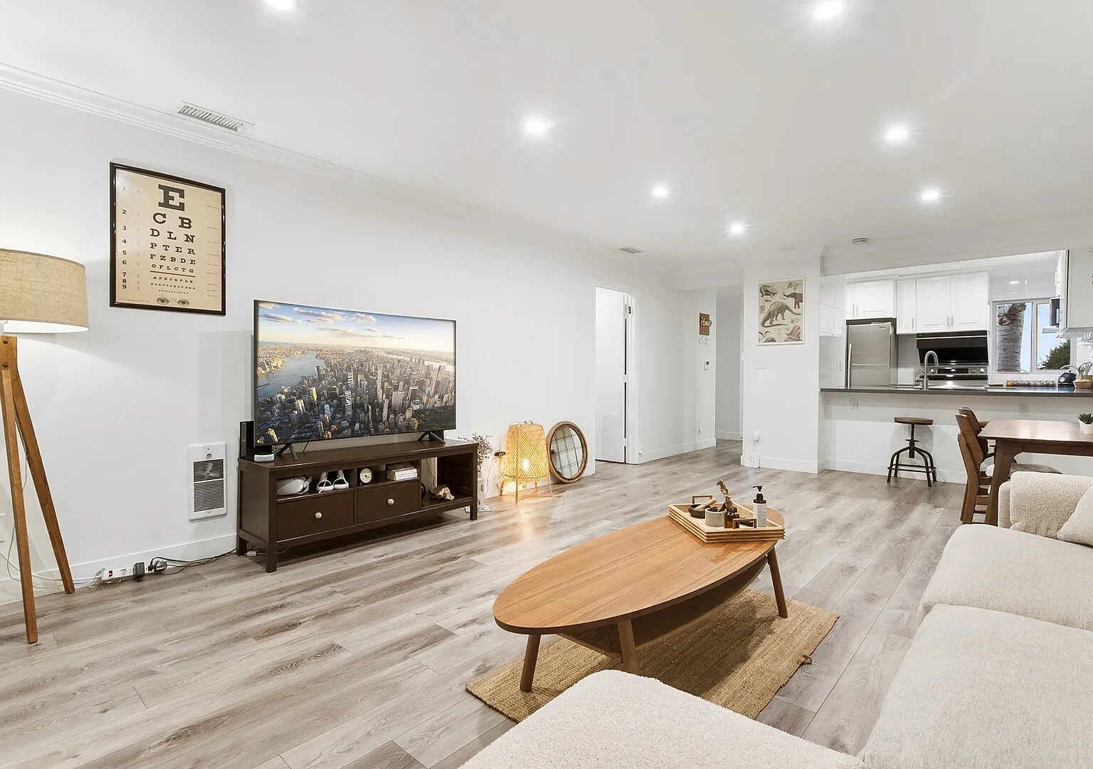 Spacious 2BD 2BA condo in central San Diego — Photo 1