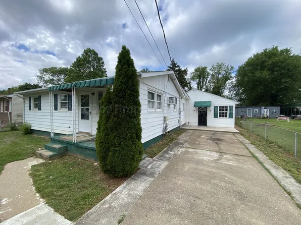 209 Hamilton St #A, Fredericksburg, VA 22408