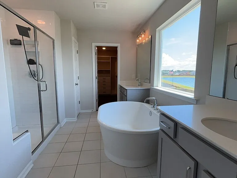 445 Navona Dr — Photo 23