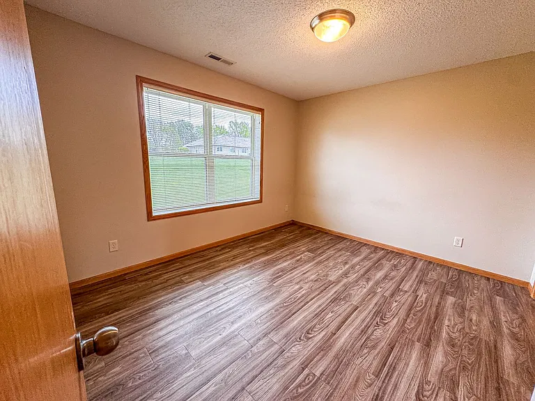 1560B Gunston Dr — Photo 8