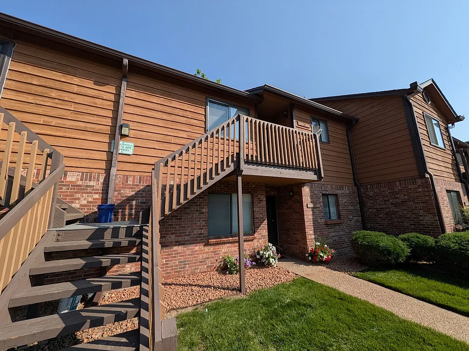 2231 S Buckley Rd #202
