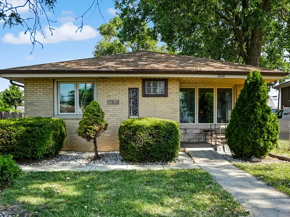 7010 W 72nd St, Chicago, IL 60638