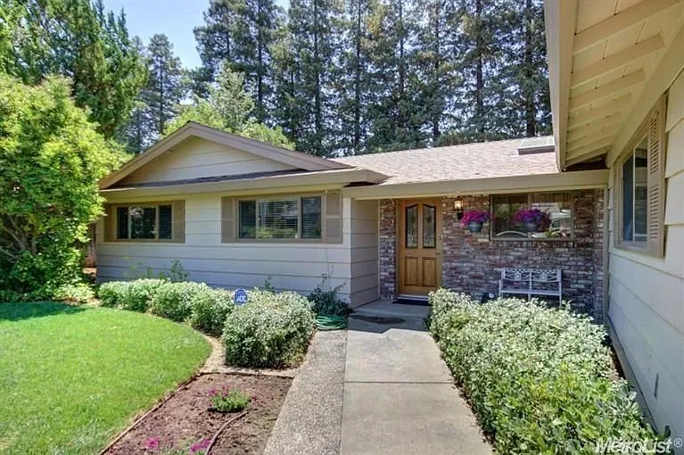 5712 Jeff Way photo 1