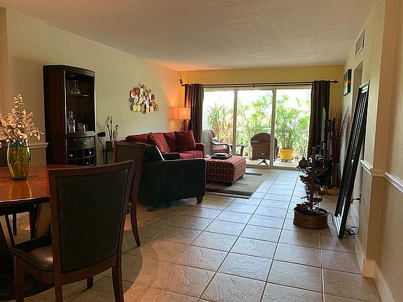 4th image of 1100 N Shore Dr NE Unit 106