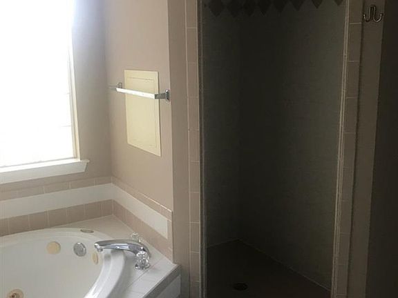 4th image of 4731 Hickory Shores Blvd