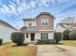 1040 Crestdale Crossing Dr, Matthews, NC 28105