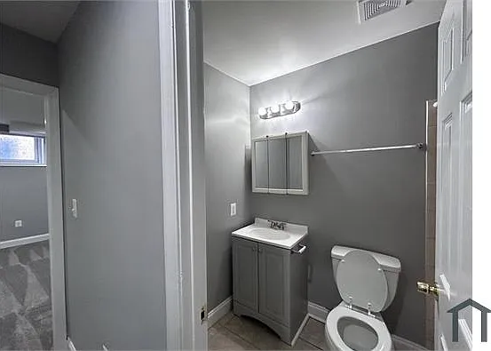 742 N Kenwood Ave — Photo 7