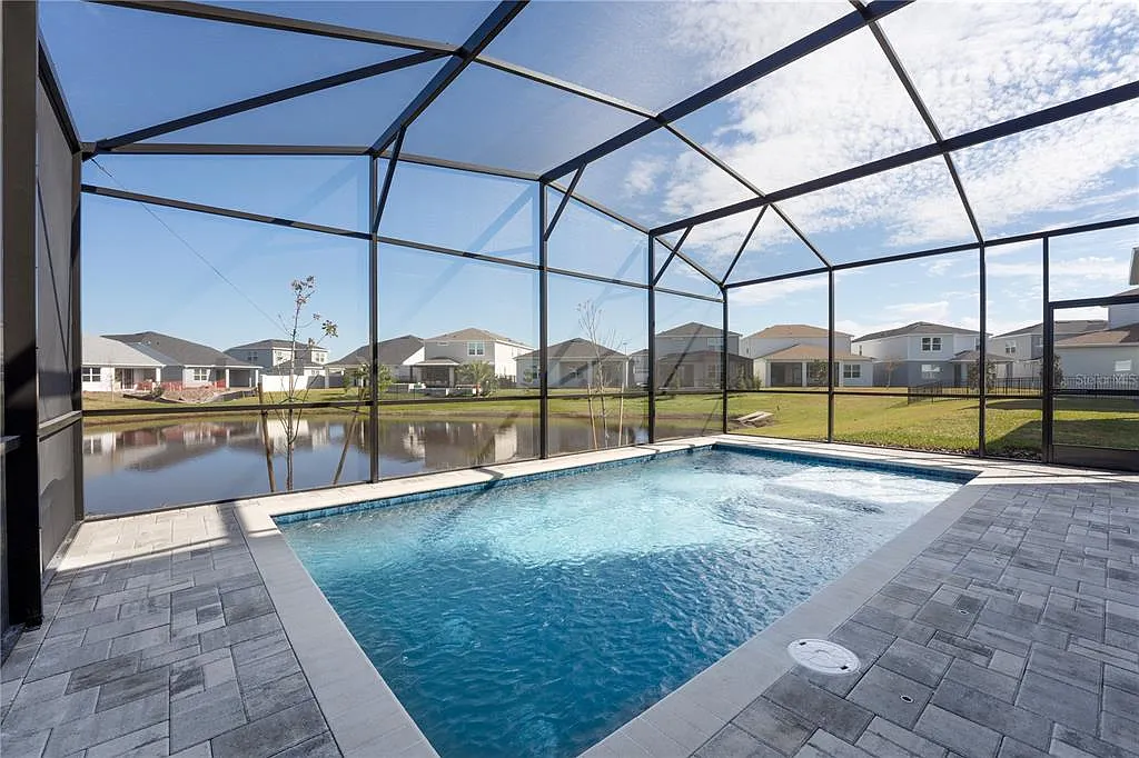 5 bed, 4.0 bath, 3172 sqft, $5,800 — Photo 3