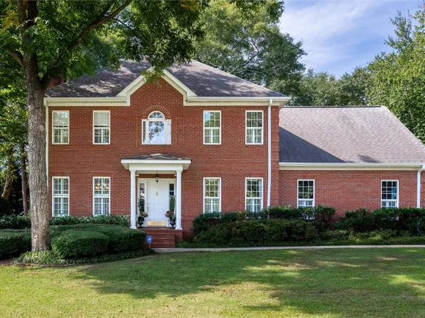 106 Lockmere Ct, Easley, SC 29642