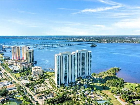2nd image of 3000 Oasis Grand Blvd APT 1201