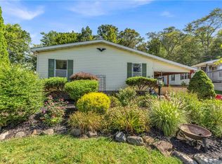 98 Greentree Ln, Hiram, OH 44234