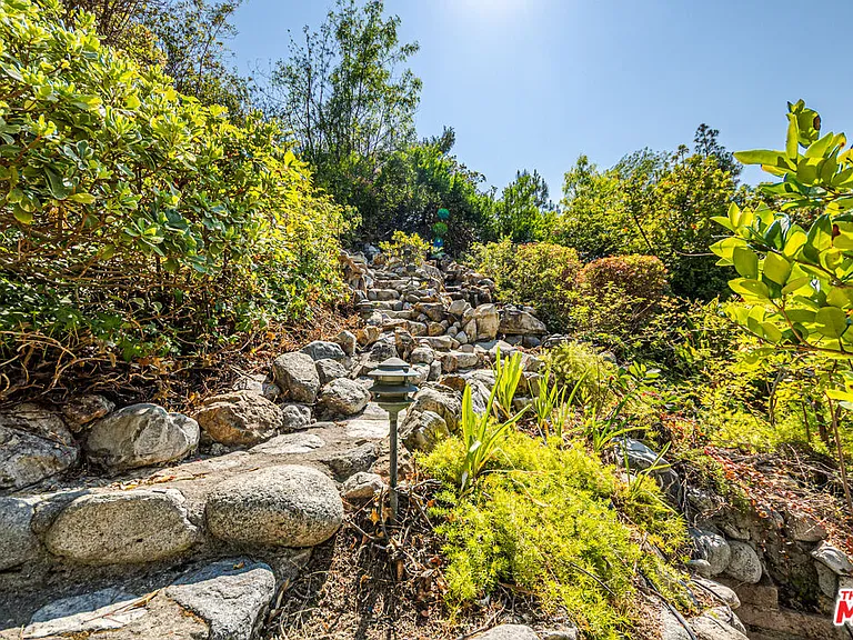 18022 Lake Encino Dr — Photo 34