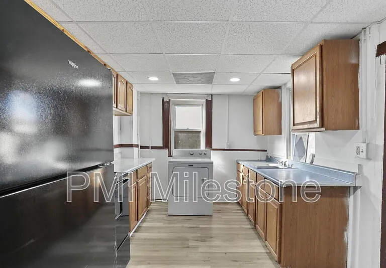 218 N College St — Photo 9