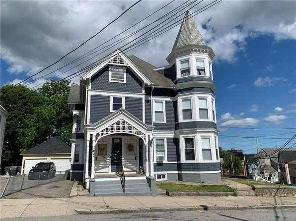 7 Summer St, Woonsocket, RI 02895