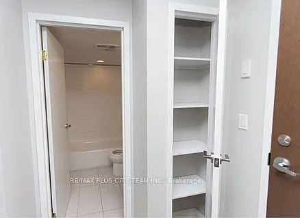 686 Bathurst St #204 — Photo 13