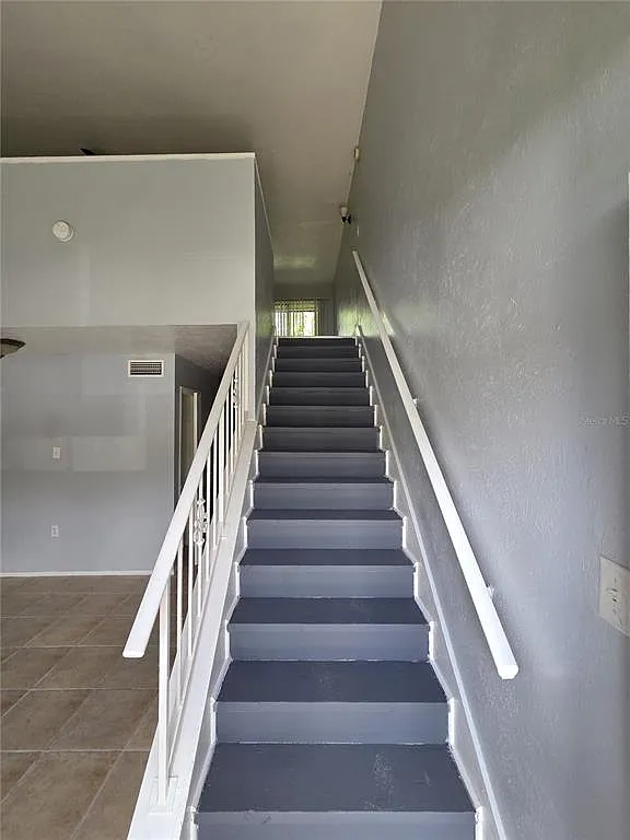 1 bed, 1.5 bath, 762 sqft, $1,375 — Photo 2