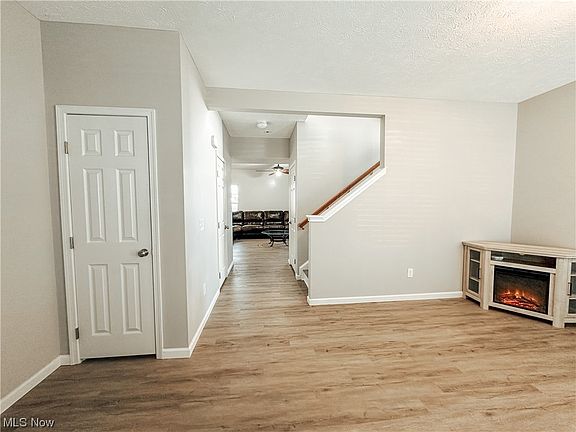 2nd image of 7859 Creekside Pkwy