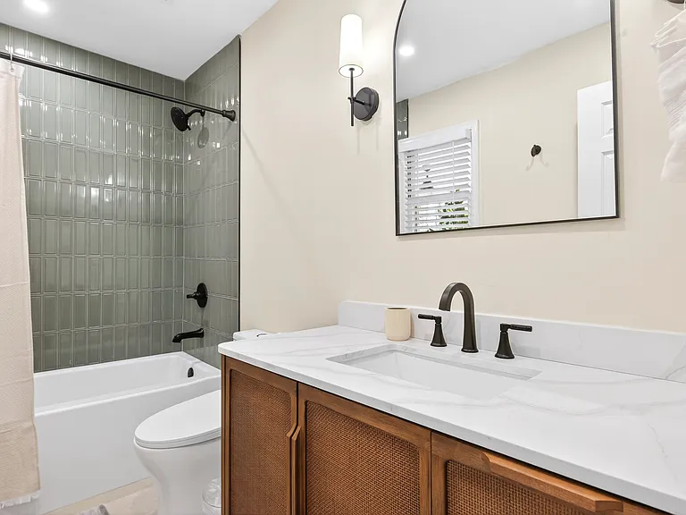 310 Rivoli Cir — Photo 47