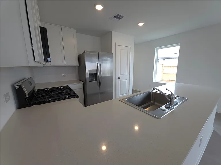 26930 Cascade Sunrise St — Photo 7