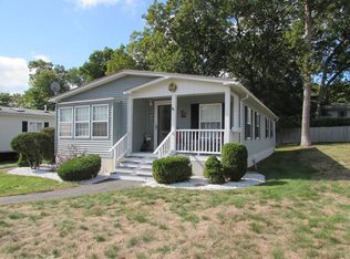 14 Canterbury Ln, Rockland, MA 02370