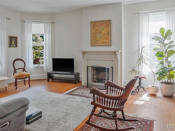 3rd image of 39 Marshall Pl