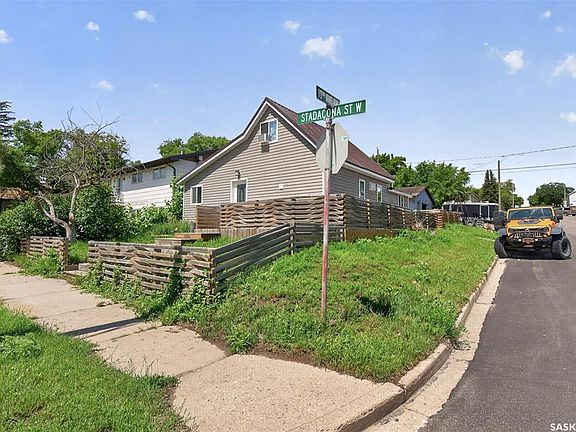 2nd image of 1002 Stadacona STREET W