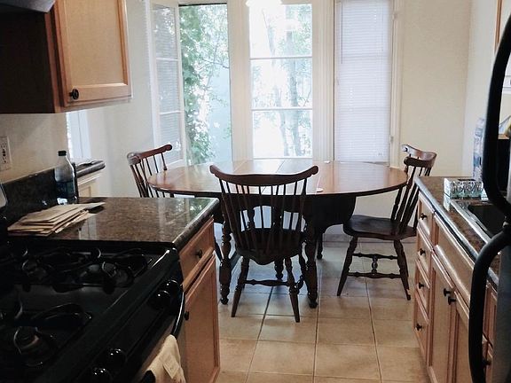 5th image of 237 S Elm Dr APT 7