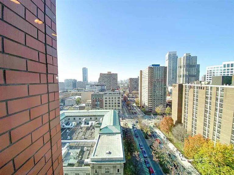 105 Greene St #1607 — Photo 10