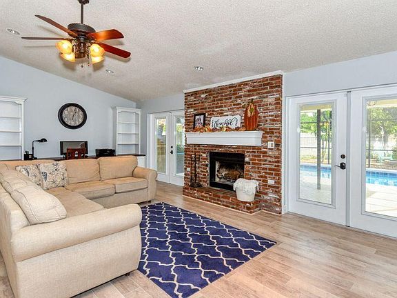 4th image of 5315 36th Avenue Cir W