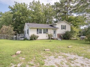 652 Old Florence Pulaski Rd, Leoma, TN 38468