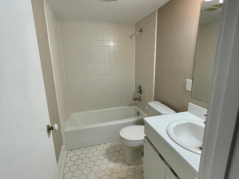 715 W Main St #1 — Photo 11