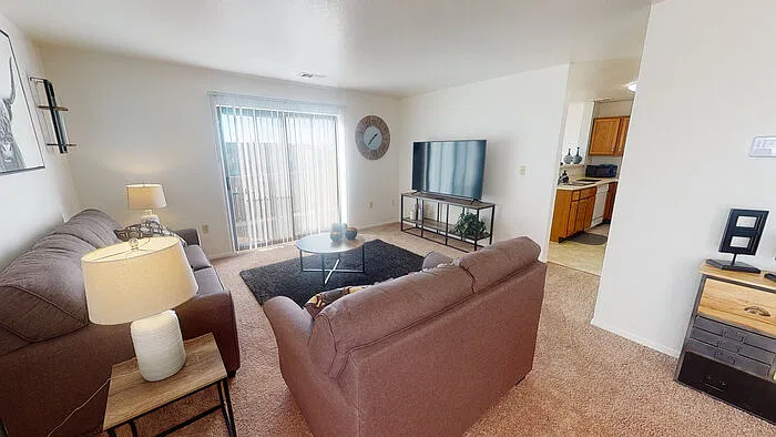 3 bed, 2.5 bath, 1384 sqft, $1,700 — Photo 2
