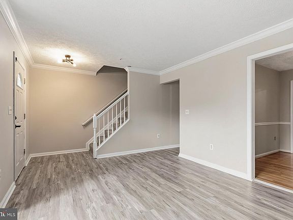 5th image of 178 Langdon Farm Cir