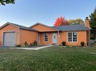 1320 Foxcroft Dr, Aurora, IL 60506