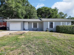 555 Sandy Pines Dr, Orange City, FL 32763