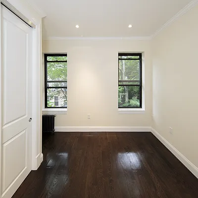 Rented by EXR | media 30