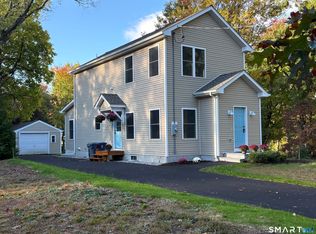 7 Pickney Ave, Plainville, CT 06062
