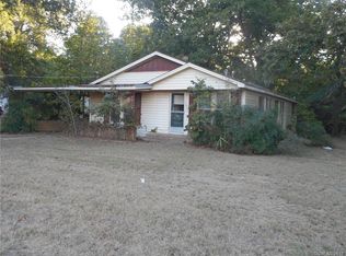 1006 N Arkansas St, Springhill, LA 71075