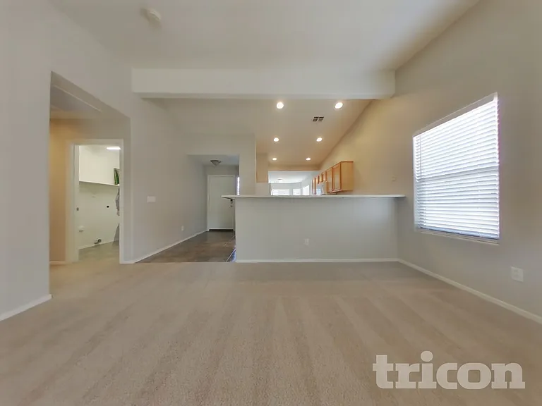 10819 W Virginia Ave — Photo 2