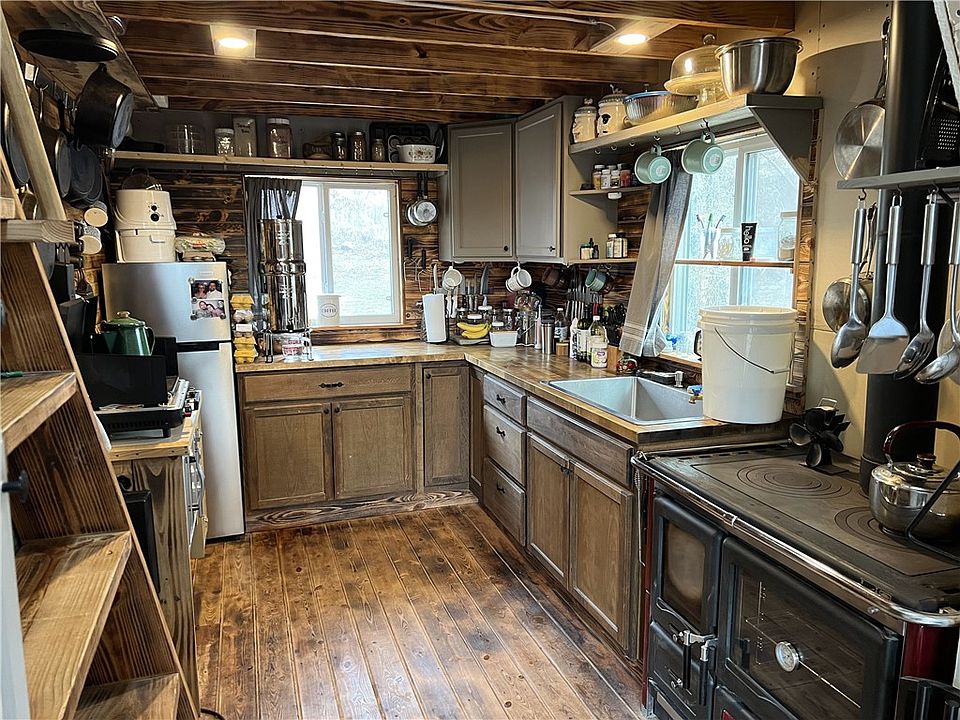 7th image of this home