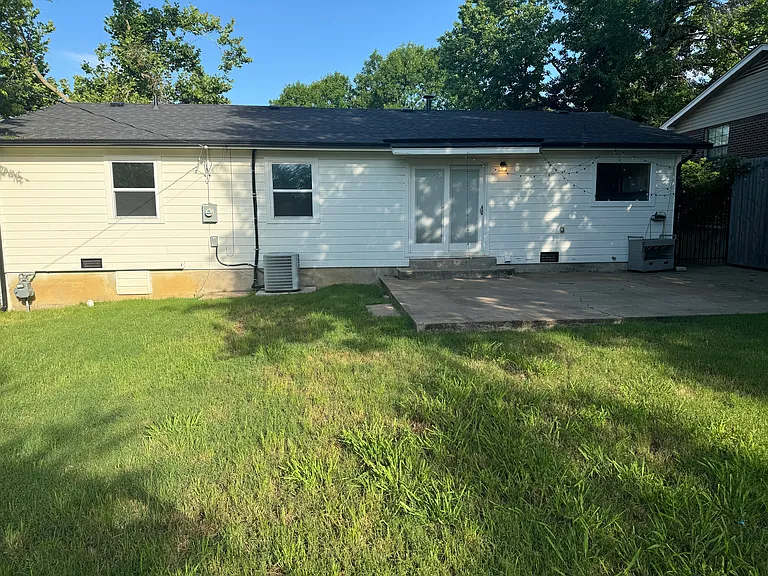 2617 S Joplin Ave E — Photo 2